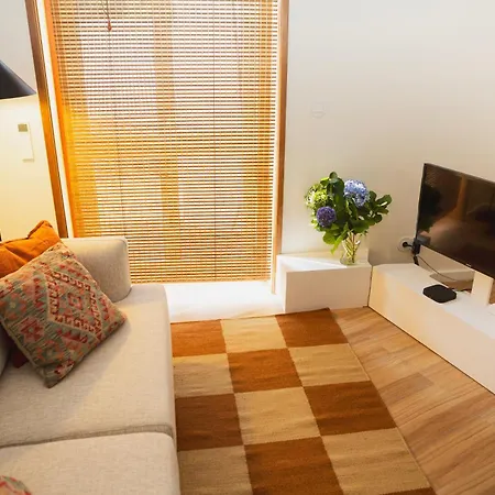 Apartment 1 Min Walk From Metro And Trendiest Neighborhood Bonfim