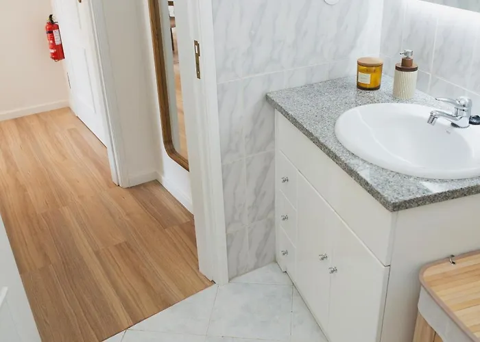 1 Min Walk From Metro And Trendiest Neighborhood Bonfim Apartment