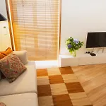 1 Min Walk From Metro And Trendiest Neighborhood Bonfim 아파트