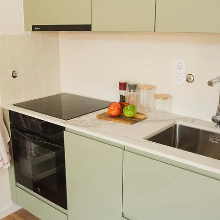 1 Min Walk From Metro And Trendiest Neighborhood Bonfim