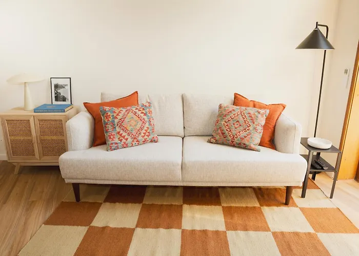 1 Min Walk From Metro And Trendiest Neighborhood Bonfim