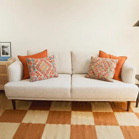 1 Min Walk From Metro And Trendiest Neighborhood Bonfim